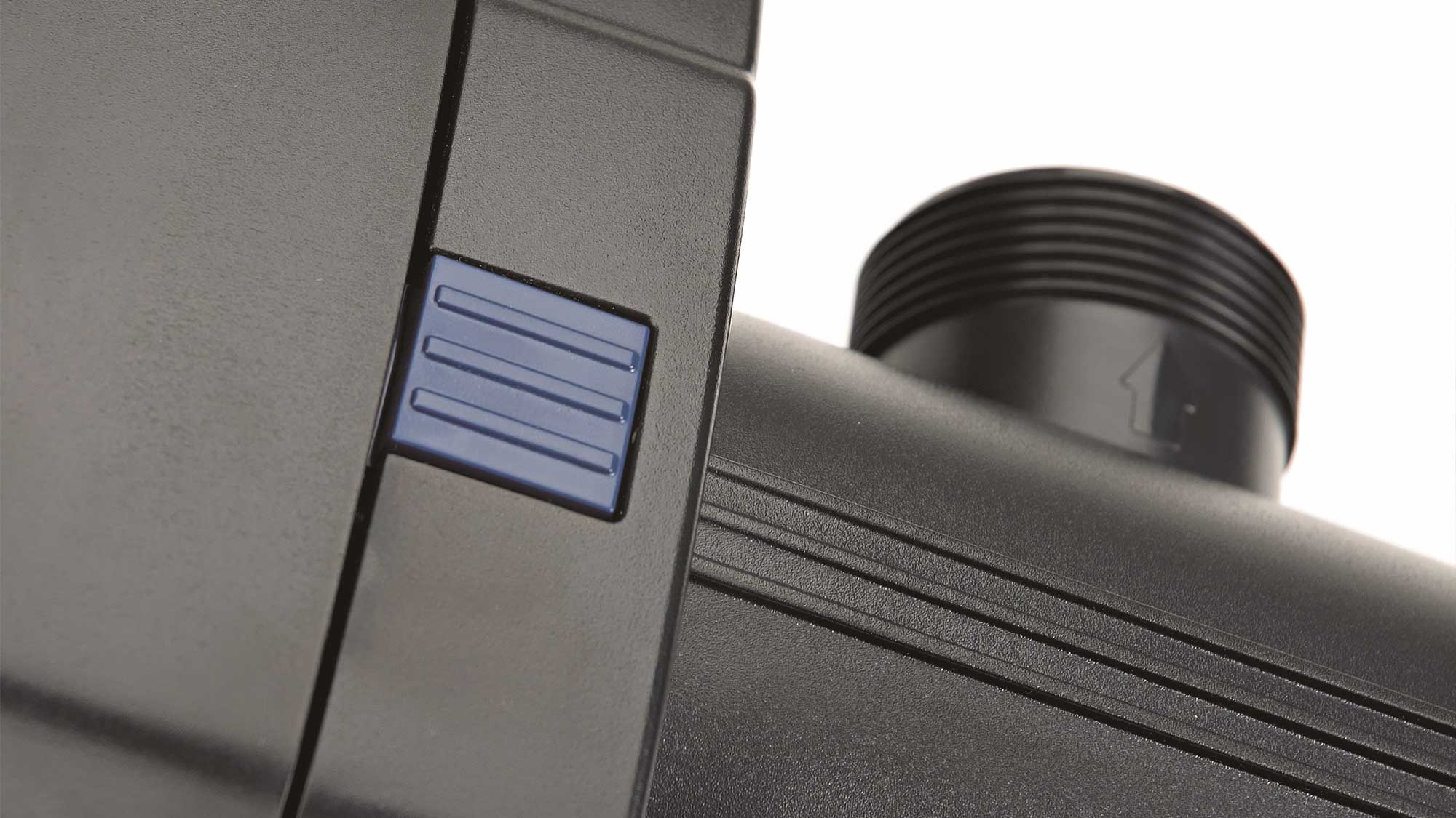 OASE106330-Vitronic55W The Oase Vitronic 55W UV ensures clear water in natural ponds to 60m³ and goldfish ponds up to 30m³ killing algae that causes green water.