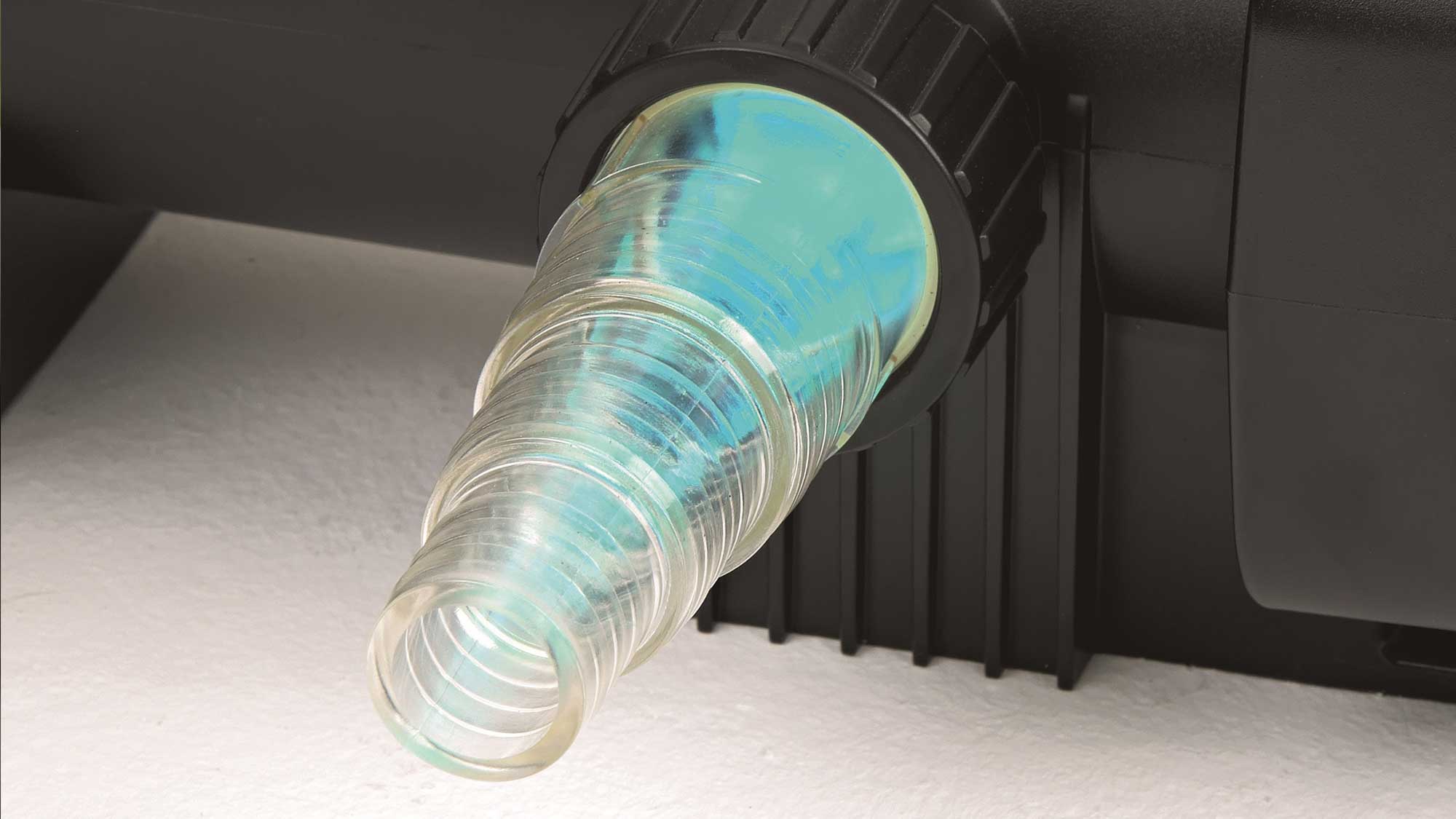 OASE106361-Vitronic36W The Oase Vitronic 36W UV ensures clear water in natural ponds to 40m³ and goldfish ponds up to 20m³ killing algae that causes green water.