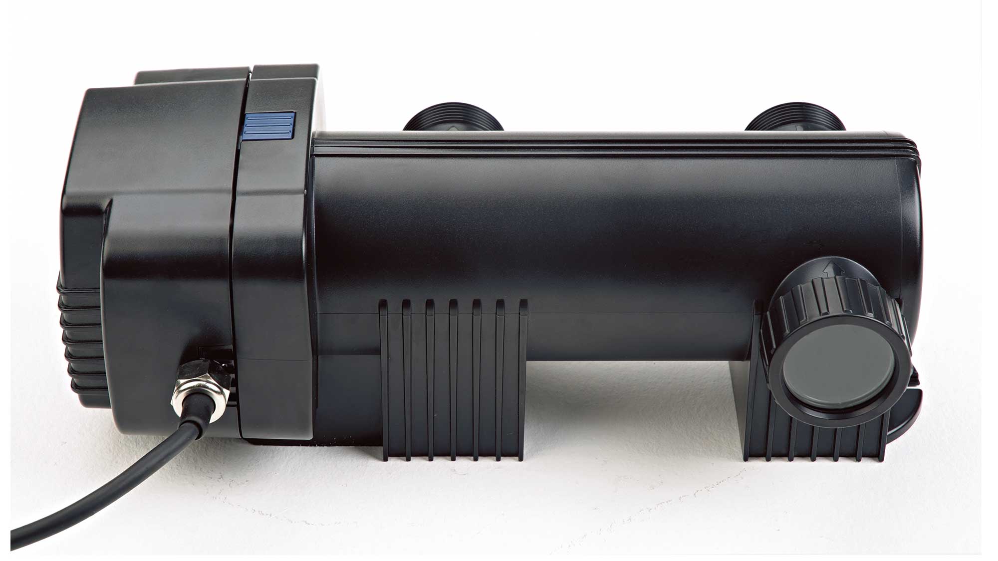 OASE144068-Vitronic18W The Oase Vitronic 18W UV ensures clear water in natural ponds to 20m³ and goldfish ponds up to 10m³ killing algae that causes green water.